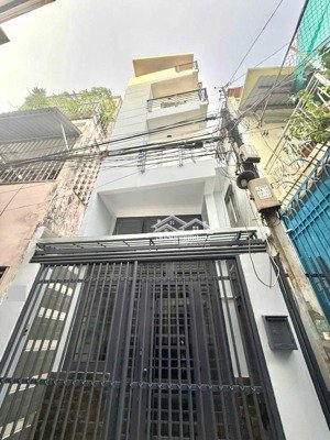 ngay chợ thị nghè - 50m - 5 tầng 6 phòng, khu dân trí cao - cách mt 20m - giá 8.5 tỷ