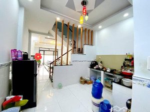 bán gấp nhà riêng tại phạm văn bạch, 4,95 tỷ, 48m2, tân bình, hcm xe hơi đổ cửa -hẻm thông thoáng