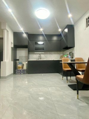 yên hoà, cầu giấy - 30m2 - 5 tầng - mt 4.2m - 7.6 tỷ - lô góc - ngõ rộng