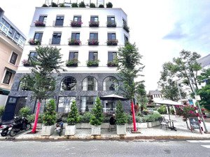 duy nhất đoạn mặt tiền 15-17-19 đặng dung tân định quận 1