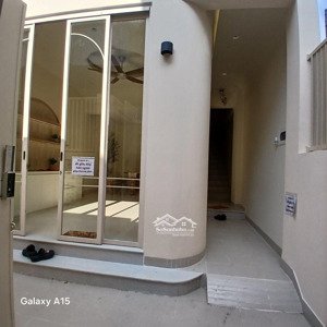 6 tỷ 480 thương lượng, nhà mới 3 tầng, đường 6 mét, diện tích : ngan5 mét - dài 12,5 mét.