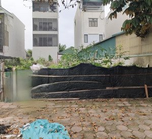 bán đất cự khối long biên 225m2, view hồ hiếm, vỉa hè, oto tránh. giá 31.5 tỷ