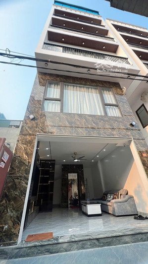 bán nhà phố trạm,căn góc 40m2 x 6 tầng,thang máy,ngõ thông ô tô đỗ cửa,full nội thất về ở ngay