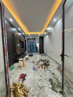 bán nhà láng trung đống đa nhà mới kinh doanh lô góc thang máy ngõ thông dt42m 5t 10.3 tỷ