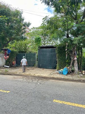 bán bán lô đất mặt tiền đường 7m5 lê thạch 130m2 - gần bến xe- trục đường thông suốt đà nẵng