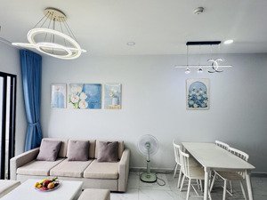 chính chủ bán charm ruby 2pn 70m2 full nt cao cấp view hồ bơi hướng nam giá 2ty3 btp sổ sẵn