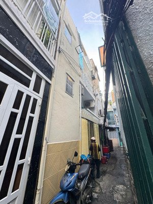 bán nhà riêng tại hoàng hoa thám, bình thạnh, 2,7 tỷ, 13,2 m2, 1pn, 2wc, pháp lý đầy đủ