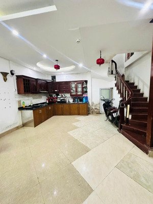 víp doãn kế thiện dân xây 40m 5 tầng mt 5,5m hơn 10 tỷ