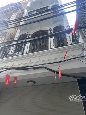 nhà riêng 85 xuân thủy, 15,8 tỷ, 43m2, 4 tầng, 5pn, 3wc, giá tốt