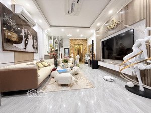 đẹp lung linh - chỉ việc sách vali về ở - chủ tặng full nội thất 2 tỷ - cách ô tô đỗ tránh chỉ 40m