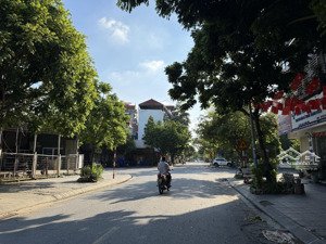 siêu hót-bán nhà 40m2-13 tỷ-mặt phố thanh am- long biên-5 tầng gara ôtô,thang máy-kinh doanh