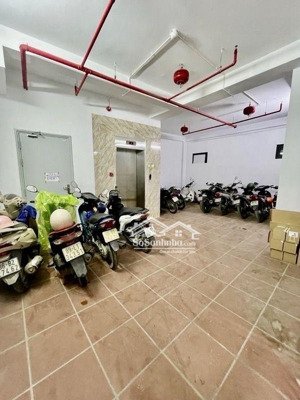 hiếm có - dòng tiền khủng -12tỷ mà 650 triệu/năm15 phòng khu vực yên xá tòa căn hộ dịch vụ tổng c