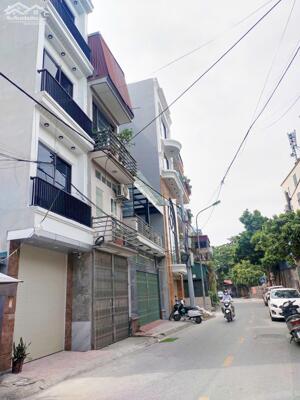 BÁN NHÀ SÀI ĐỒNG, LONG BIÊN, KINH DOANH , GARA Ô TÔ CAMRY, THANG MÁY, Ô TÔ TRÁNH, NGÕ NHƯ PHỐ, CÓ 8.x TỶ