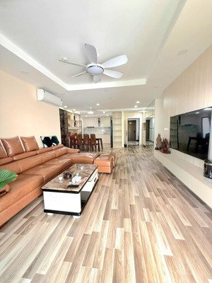 bán căn hộ goldmark city, hồ tùng mậu, bắc từ liêm, 10,5 tỷ, 129m full nt như hình , giá siêu hời!