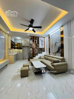 bán nhà hoàng hoa thám ba đình, full nội thất, gần phố, 2 thoáng 39m2*5t.