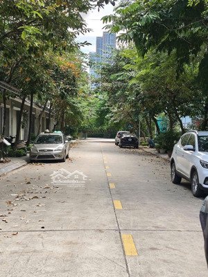 cần bán gấp nhà liền kề ô góc .geleximco lê trọng tấn, hà đông 65m *5 tầng giá 14 tỷ x