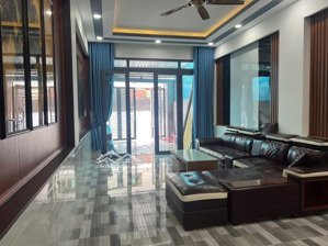 trung tâm dĩ an nhà mặt tiền đường chính, 82m2 ( 4x20.5), 2 lầu, tl nhanh 5 đồng