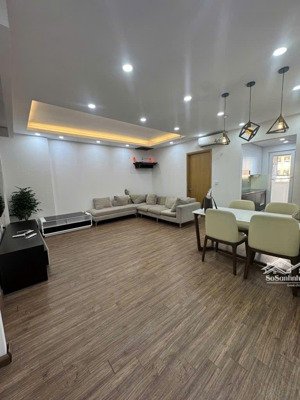 chung cư ct2b nghĩa đô, hiếm nhà bán, ở sướng, 71m 2 ngủ, 2wc, phòng khách, bếp riêng -tầng trung