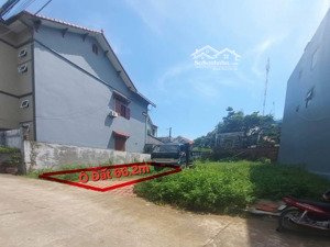 chính chủ bán lô đất 66m2 vuông vắn, đường rộng, ngay trung tâm chợ hà khẩu, hạ long, quảng ninh.