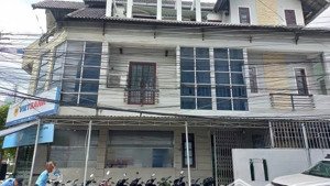 cho thuê nhà 2 tầng, góc 2 mặt tiền đường 2/4 dương văn nga, gần chợ vĩnh hải, bắc nha trang