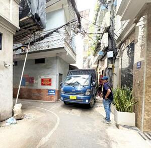 Khương Trung ô tô vào nhà 2 thoáng ở sướng chỉ nhỉnh 200tr/m2.