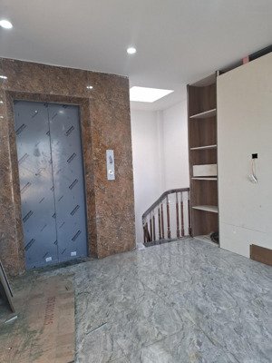 bán nhà thạch bàn cổ linh long biên hà nội diện tích : 35m2 * 7 tầng * 5,2m * 8,9 tỷ ôtô đỗ cửa