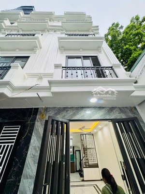 bán nhà 30m2 phố nam dư, sát vành đai 3, thoáng trước sau, phía trước sân rộng 4m