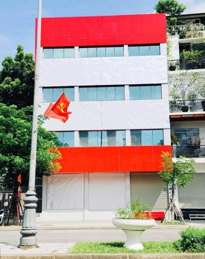 cho thuê tòa nhà 4 tầng mặt tiền đống đa gần vincom