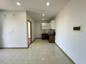 chính chủ bán căn hộ bcons bee, phường dĩ an, tp hcm . giá bán 2.1 tỷ, đang cho thuê 5.5tr/th