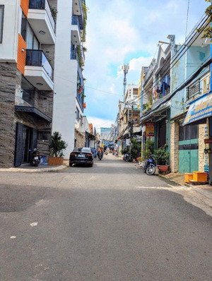 bán nhà gò vấp, căn góc 2 mặt hẻm 1 trục cách phạm văn chiêu 100m, dt 5,8x20m, 10pn chỉ hơn 10 tỷ