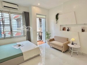 chính chủ cho thuê studio full đồ ban công tại phố trung kính giá chỉ 5tr6/tháng