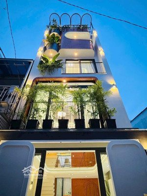 gấp! bán nhanh nhà kỳ đồng,q3 47m2 xây 4 tầng giá 2tỷ990.gần cầu lê văn sỹ.hẻm 4m.cho thuê 15 tr/th