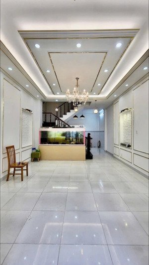 chill house ở đường lê thị chợ, phú thuận, quận 7, tp.hcm với diện tích 63m2,hẻm rộng xe hơi