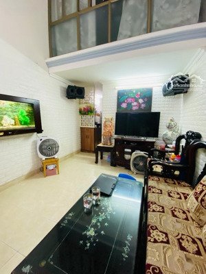 bán gấp nhà nguyễn lương bằng, đống đa , nhà đẹp nở hậu ,gần phố, nhà 3 tầng.giá 6.6 tỷ.