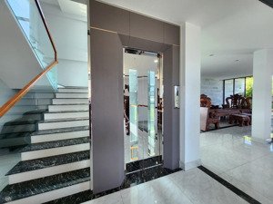 nguyễn đình thi, cẩm lệ biệt thự 3 tầng 300m2 10 + phòng, thang máy dòng tiền 60tr/tháng