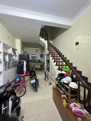 bán nhà phố kim mã,ba đình,không dính quy hoạch,gần phố241.8 kim ,dt38m- 5 tầng-mt 4.2m.giá 9.5 tỷ.