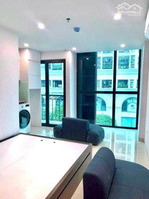 mặt phố cự lộc - 8 tầng thang máy - oto tránh - dừng đỗ ngày đêm - 18 phòng full nội thất cao cấp