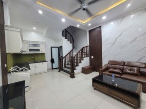 nhà mới thạch bàn- vị trí trung tâm- an sinh+ an ninh tuyệt vời
