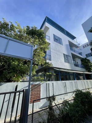 hàng hiếm mua 1 được 2 villa+ căn hộ lô góc chế lan viên.