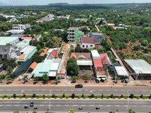 vị trí 3 mặt tiền vip nhất ngãi giao - huyện châu đức 2722m, có sẳn 1 khách sạn, nhà hàng