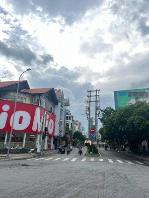 bán nhà siêu vị trí góc 2 mặt tiền tân sơn nhì - dt 15x26m( 4 tầng - hđ thuê 440 triệu) giá 110 tỷ