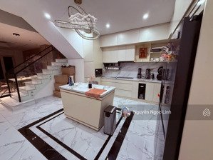 nhà xây hiện đại mới đẹp 100m2 ngay song hành q2 xách vali ở liền.