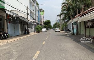 nhà mt lê lâm 8x19m cấp 4 vị trí đắc địa đường 13m có lề tiện ở và kinh doanh