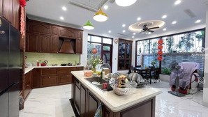 biệt thự hoàn thiện kđt vạn phúc-tặng full nội thất xịn sò-sân vườn tiểu cảnh-hạ tầng đồng bộ-3x tỷ