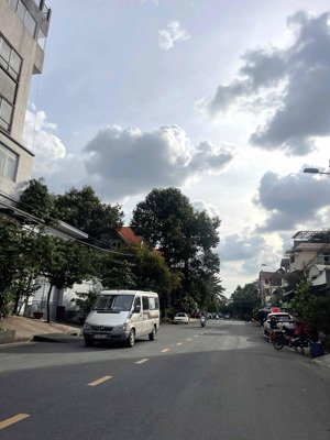 giảm 1.8 tỷ bán nhanh nhà 120m² hẻm xe tải hiệp bình chánh gần gigamall, chỉ 7.8 tỷ, sổ riêng