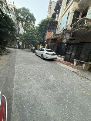 nhà đẹp liễu giai - ba đình - lô góc 200m2 - 8 tầng thang máy, đường 8m ô tô tránh/đỗ/vào nhà.