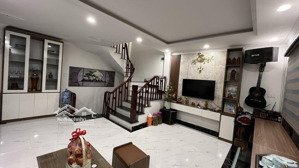 trung tâm thạch bàn nhà mới kính koong 10m ra ô tô tải thông trục chính kinh doanh - dt 45m2, mt 4m