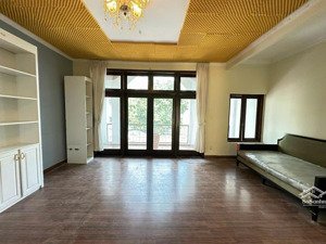 hàng hiếm. bán nhà mặt tiền ngay đường 3/2 quận 10. dt: 7x16m 4 tầng, 40 tỷ