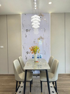 bán căn 98,8m2 chung cư phú gia (cạnh hapulico), sẵn nội thất, có slot ô tô, sẵn sổ đỏ, hơn 8 tỷ
