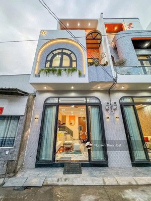 nhà đẹp giá rẻ 78m2 giá 1,55 tỷ gần trung tâm y tế dĩ an , đang cho thuê 8tr/tháng , shr ,